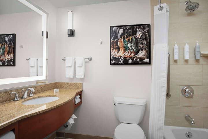 Room 15 of 19