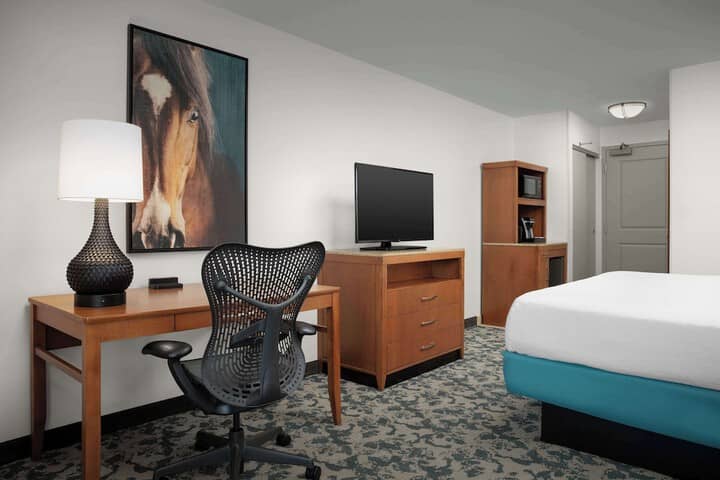 Room 12 of 19